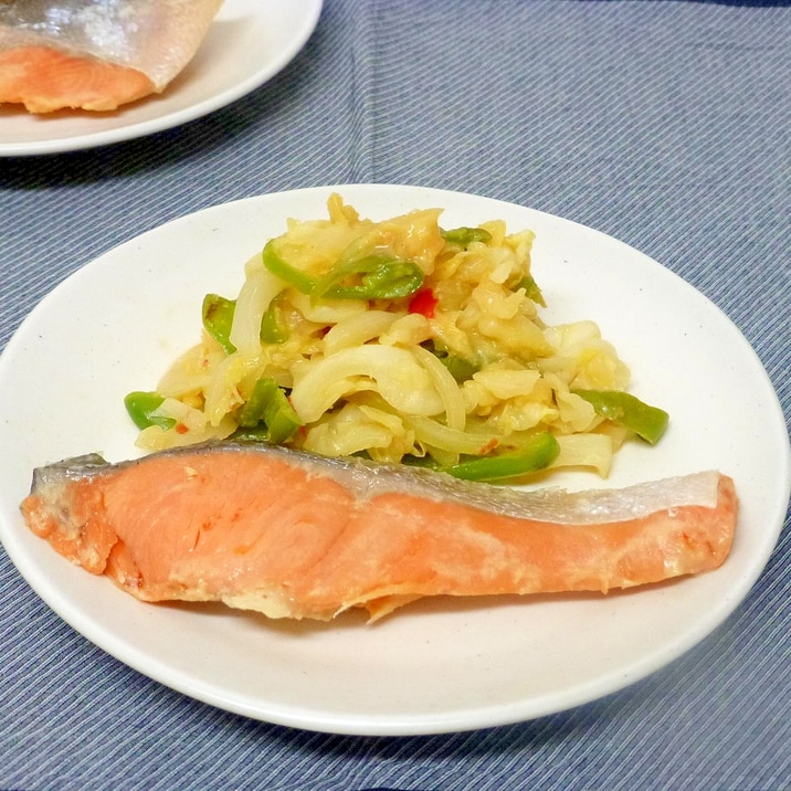 鮭の西京漬けと野菜の蒸し煮